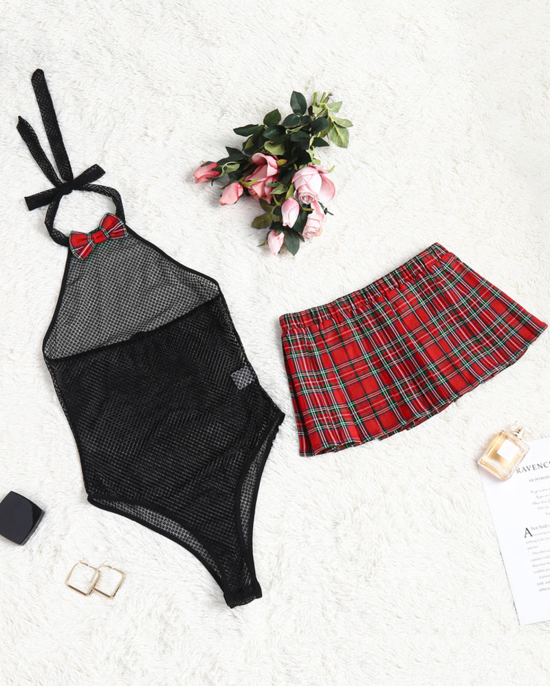 Bodysuit und Minirock mit Druckknopfverschluss