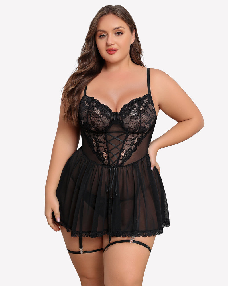 Plus Size Babydoll aus Spitze mit Strapsgürtel