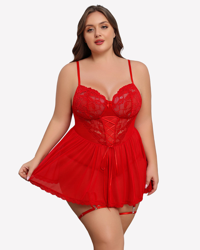 Plus Size Babydoll aus Spitze mit Strapsgürtel