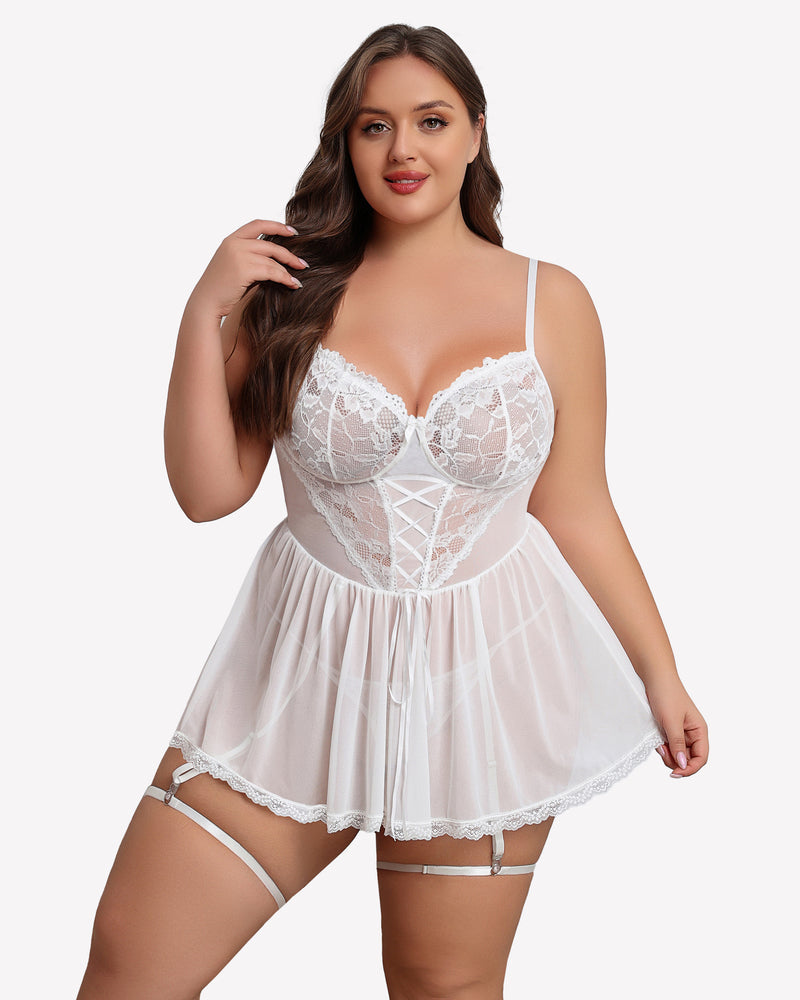 Plus Size Babydoll aus Spitze mit Strapsgürtel