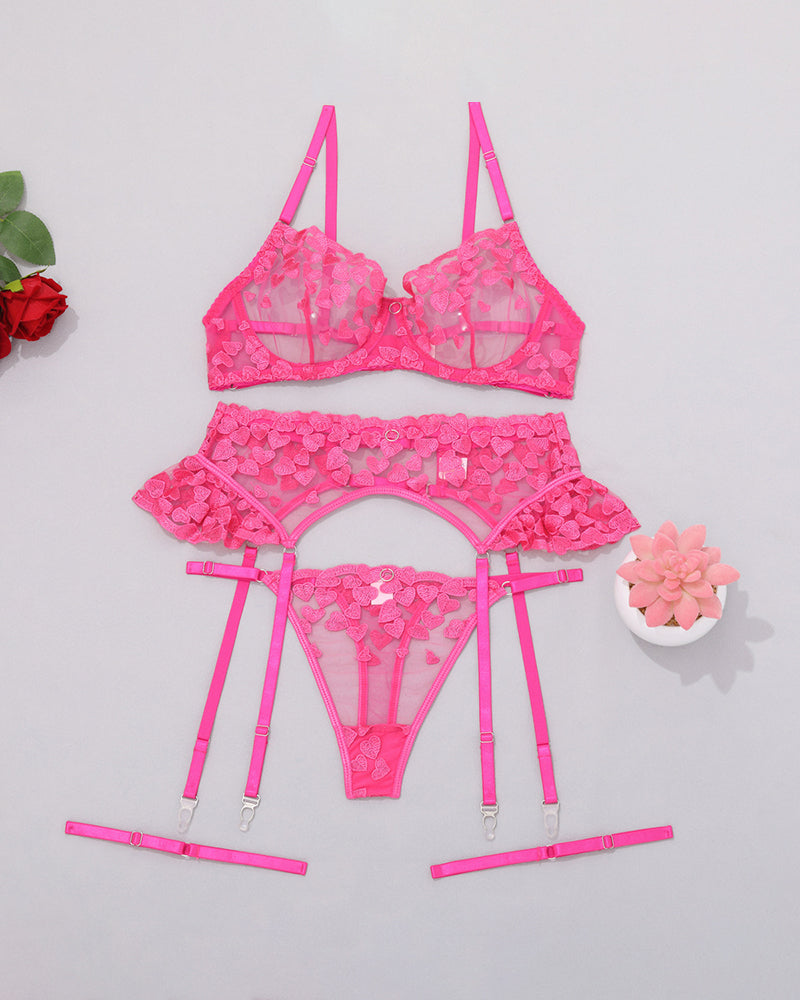 Dessous-Set mit Herzstickerei und Spitzenbesatz