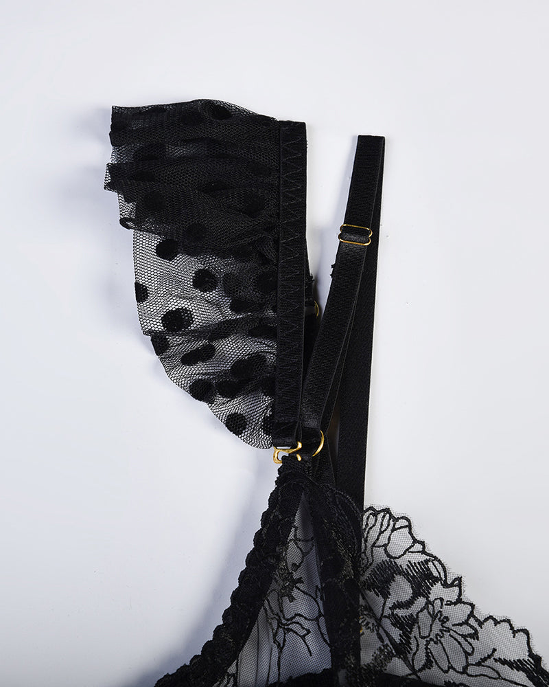 Besticktes Spitzen-Dessous-Set mit Kette