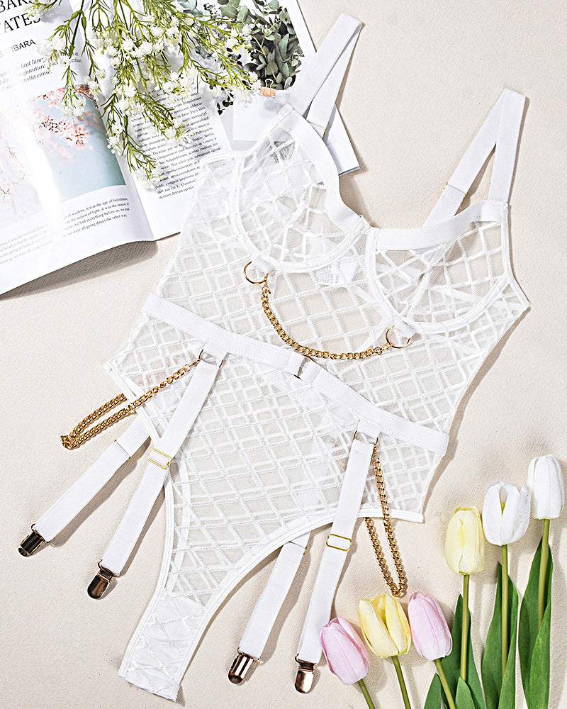 Jumpsuit mit Mesh-Trägern und Ketten