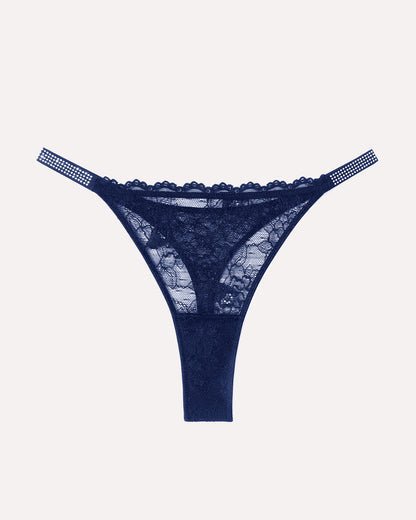 Tanga aus Spitze mit strassbesetztem Riemen