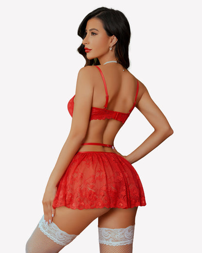 Babydoll-Outfits mit Spitze und Strümpfen