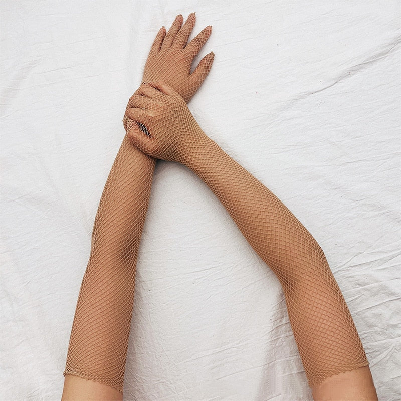 Langärmelige Handschuhe aus Fischnetz