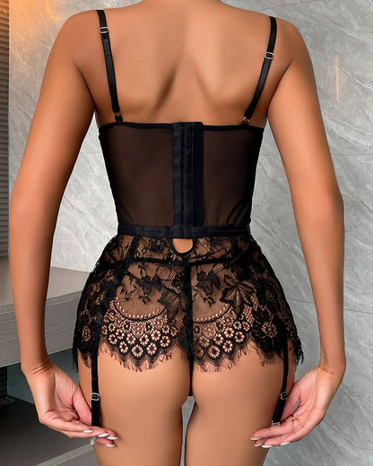 Durchsichtiges Spitzen-Nachtkleid mit G-String