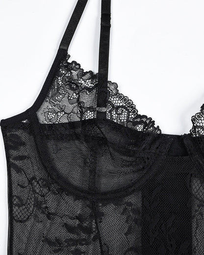 Durchsichtiges Spitzen-Nachtkleid mit G-String
