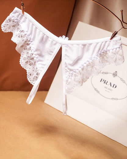 Tanga mit niedriger Taille und Spitze im Schritt